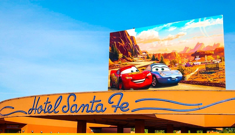 Cars Road Trip [Worlds of Pixar - 2021] - Page 24 Alt_parisdrivers_Santa1